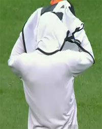 Mario Balotelli Bib Fail